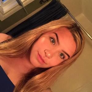 Meet your Posher, Adriana